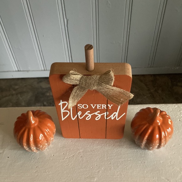 NWT Bundle-So Very Blessed Wood Pumpkin Sign & Orange Glazed Porcelain Pumpkins - Picture 10 of 15
